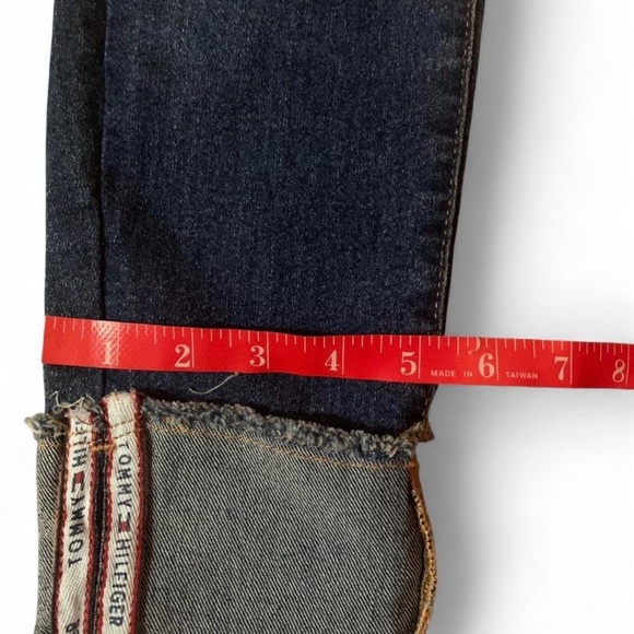 NWT Tommy Hilfiger Sz 2 women’s TriBeCa TH flex raw cuff Dark wash jeans - Picture 6 of 9